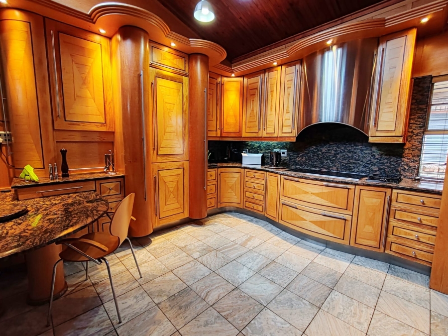 4 Bedroom Property for Sale in Van Der Hoff Park North West